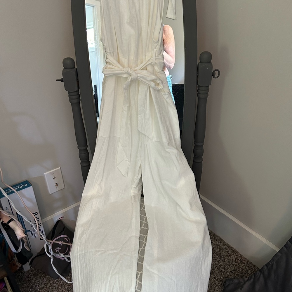 Cupshe White Sleeveless Jumpsuit with Tie Waist